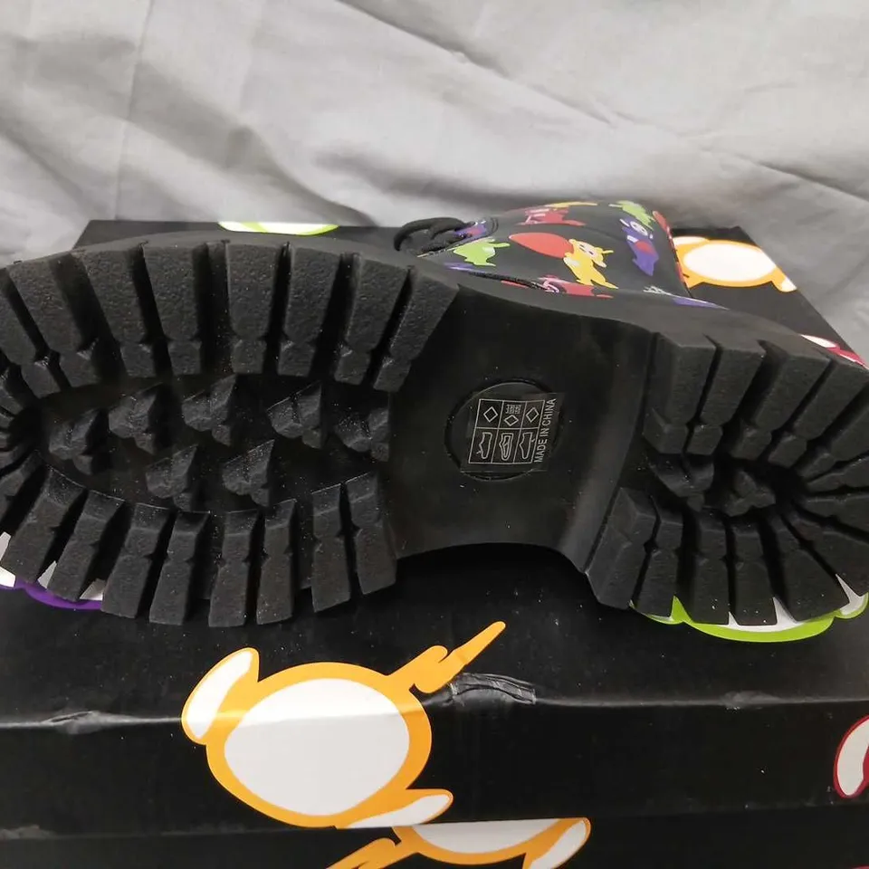 KOI X TELETUBBIES SUPERDOME MILITARY BOOTS – BLACK MULTI, UK3