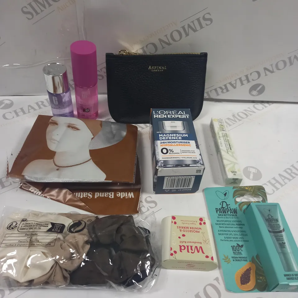 BOX OF APPROXIMATELY 20 ASSORTED COSMETIC ITEMS TO INCLUDE ASPINAL LONDON PURSE, CLINIQUE MAKEUP REMOVER, LOREAL MOISTURISER ETC