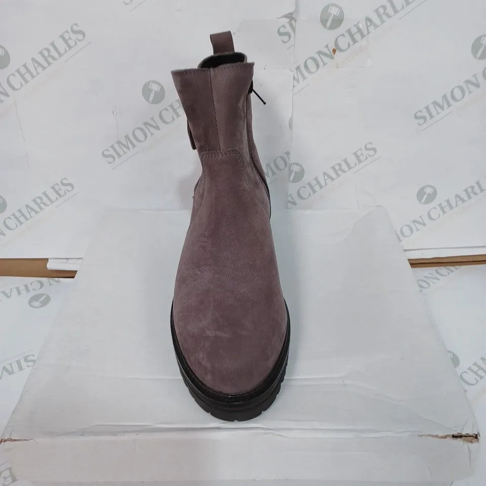 BOXED PAIR OF LEILA 02 LUCKY ANKLE BOOTS - TAUPE / SIZE: 39 EU 