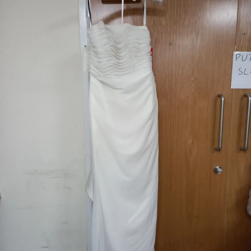 BERKETEX BRIDE AMY HAMILTON EBONY SIZE 14 DRESS