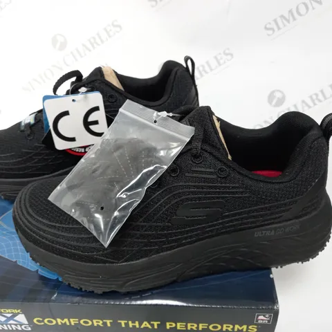 BOXED SKECHERS CUSHION ELITE TRAINERS, BLACK - SIZE 4