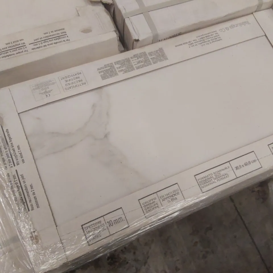 PALLET CONTAINING A LARGE QUANTITY OF BRAND NEW TILES