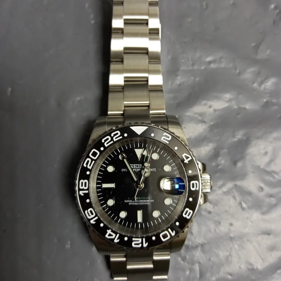 SEIKO MENS STAINLESS STEEL BLACK DIAL WATCH