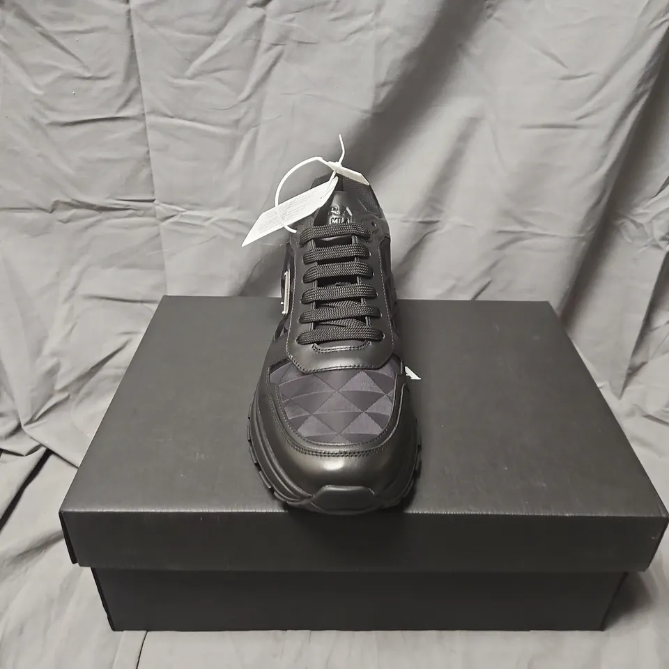 PRADA CALZATURE UOMO BLACK SNEAKERS – SIZE 11 (BOXED)