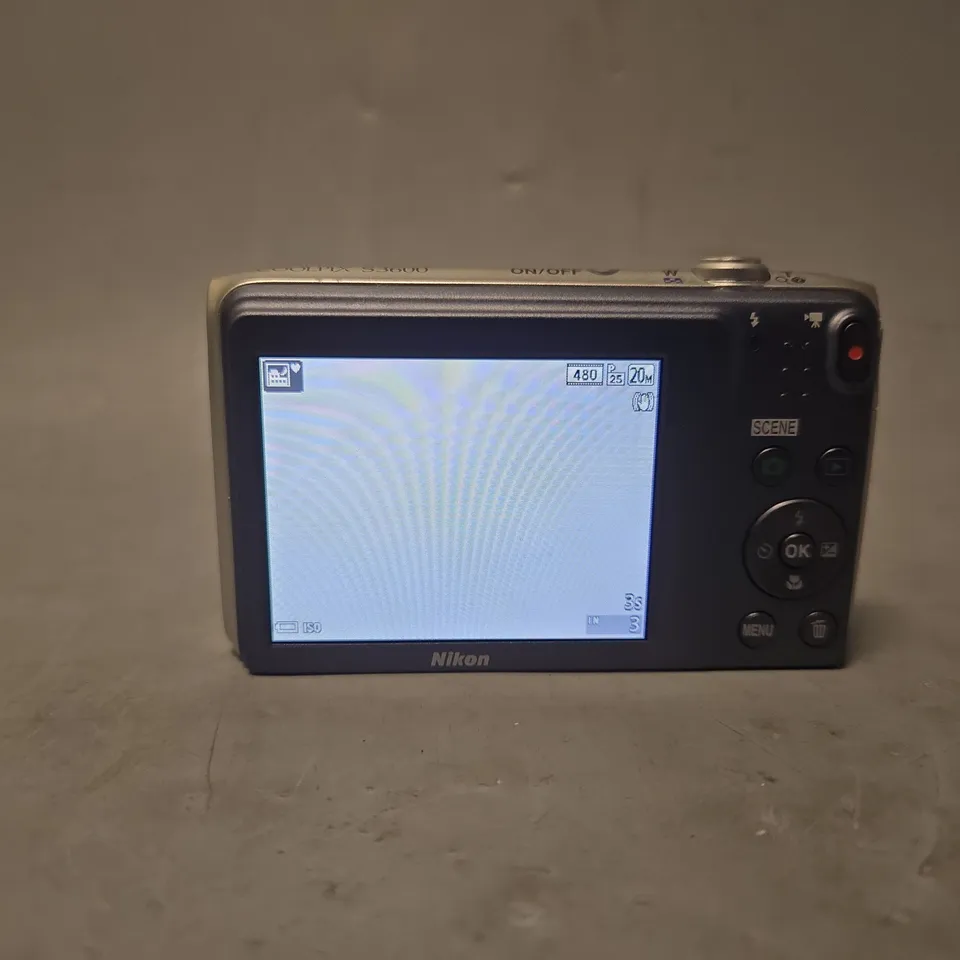 NIKON 8X COOLPIX DIGITAL CAMERA