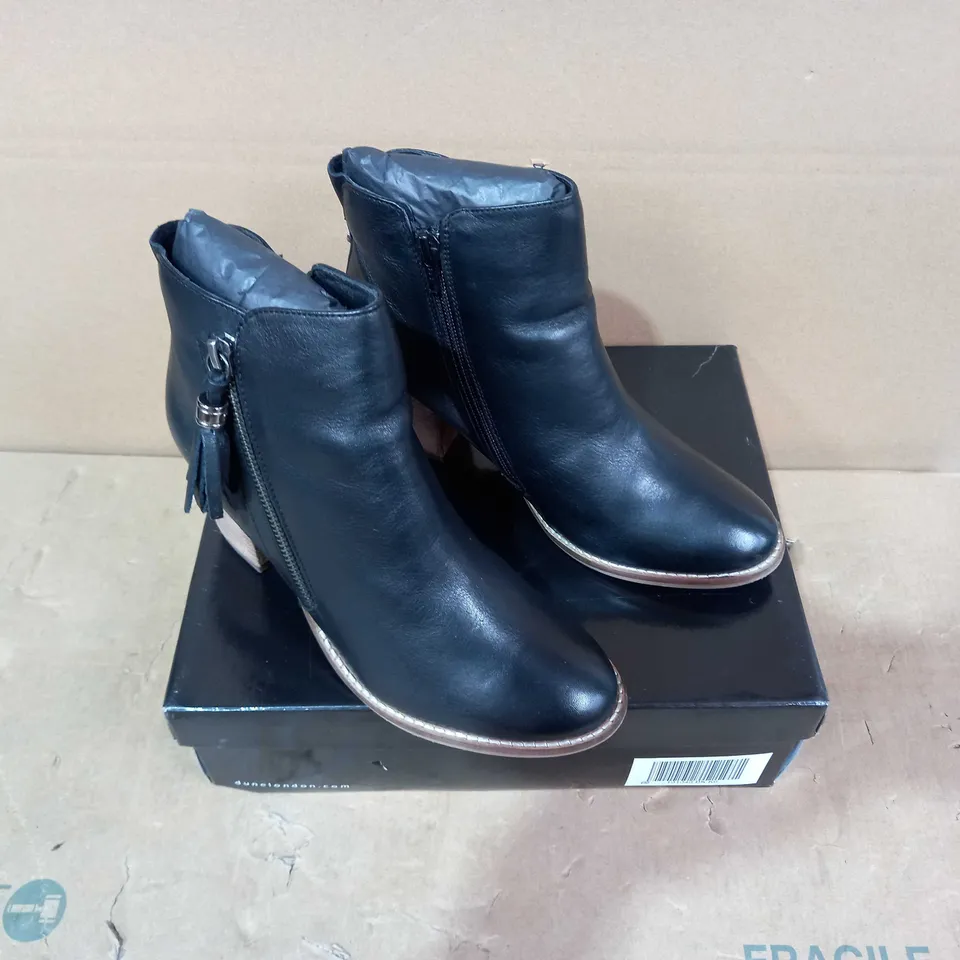 BOXED PAIR OF DUNE BOOTS - SIZE 39