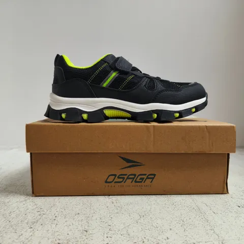 BOXED PAIR OF OSAGA COLUMBIA TRAINERS IN BLACK/GREEN SIZE 2