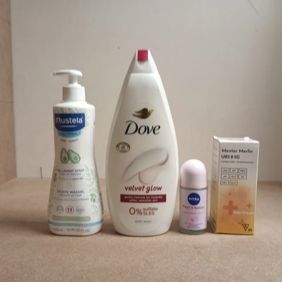 APPROXIMATELY 12 ASSORTED COSMETIC ITEMS TO INCLUDE DOVE, MUSTELA, ETC - COLLECTION ONLY
