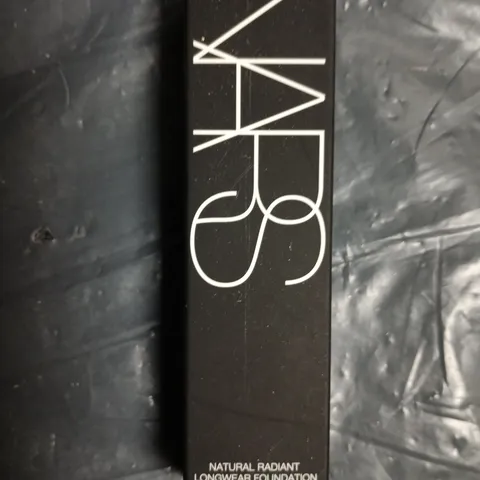 NARS NATURAL RADIANT LONGWEAR FOUNDATION - LIGHT 4 