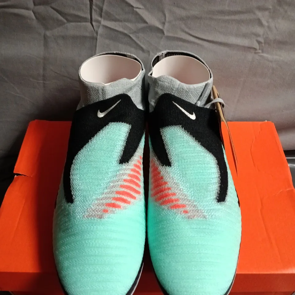BOXED PAIR OF NIKE PHANTOM 6 HIGH ELITE BOOTS - UK SIZE 7.5
