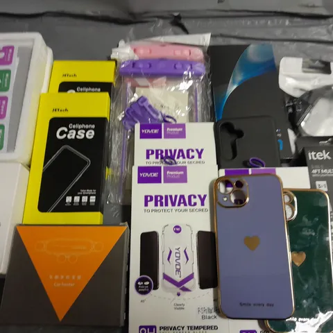 LOT OF ASSORTED MOBILE PHONE ACCESSORIES TO INCLUDE CASES, SCREEN PROTECTORS AND CABLES