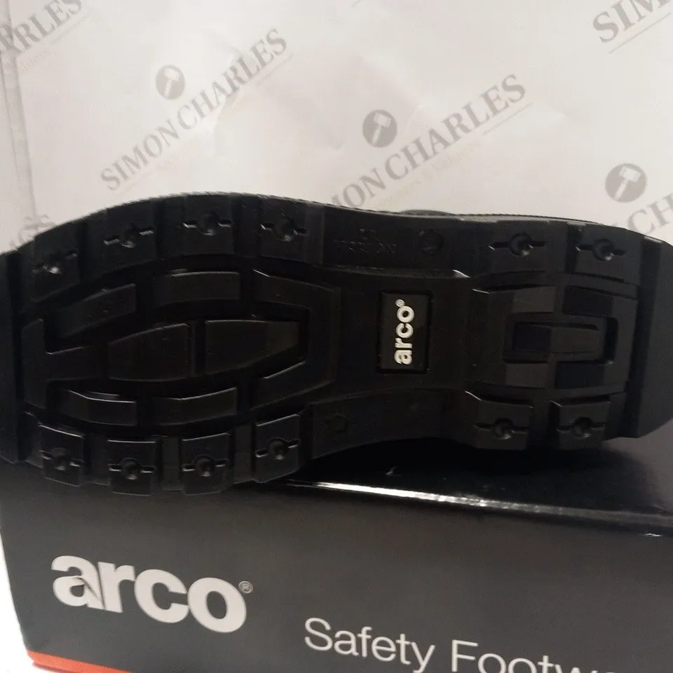 BOXED ARCO ST550 S3 SAFETY BOOTS SIZE 8