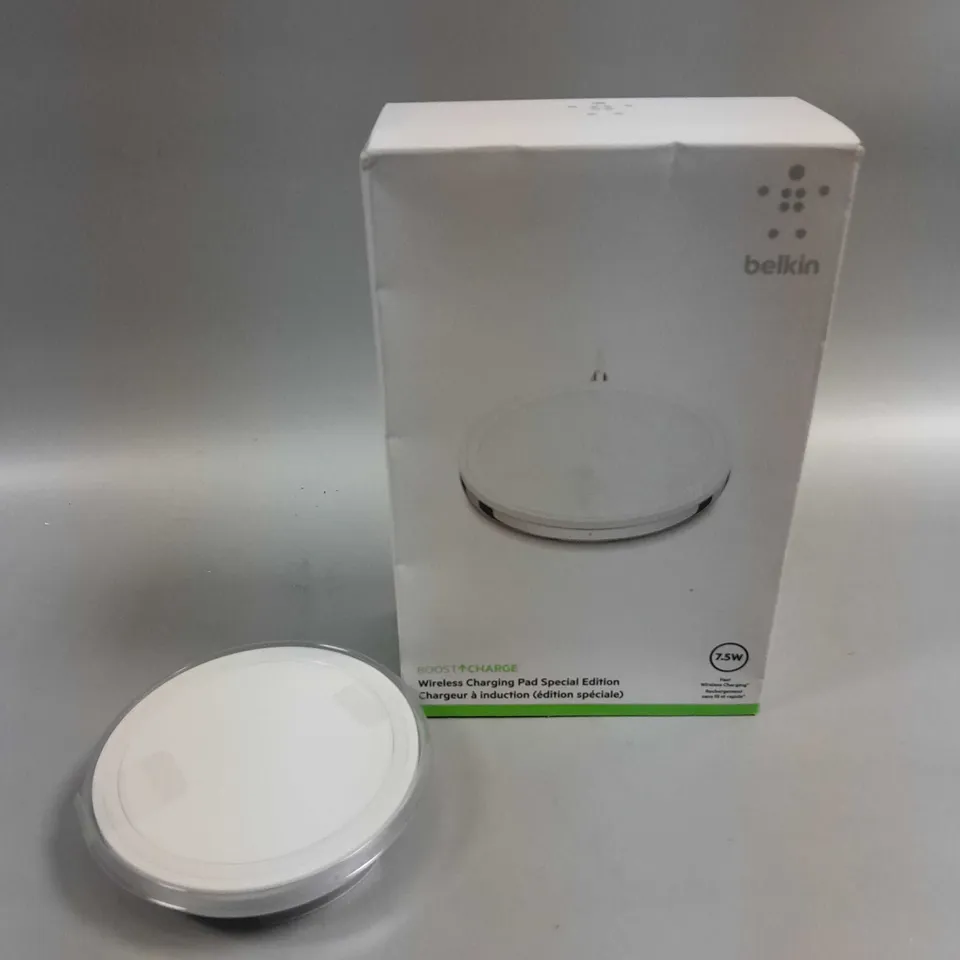 2 X BOXED BELKIN BOOST-UP SPECIAL EDITION 7.5W WIRELESS CHARGING PADS IN WHITE	