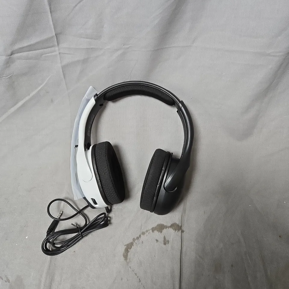 TURTLE BEACH AIRLITE FIT WIRED GAMING HEADSET FOR NINTENDO SWITCH – WHITE/BLACK