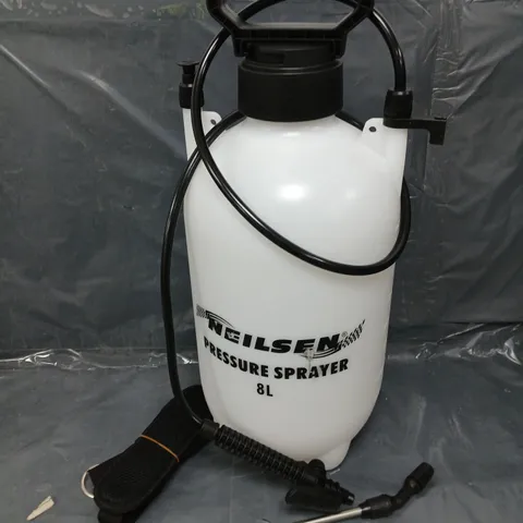 BOXED NEILSEN 8L PRESSURE SPRAYER 