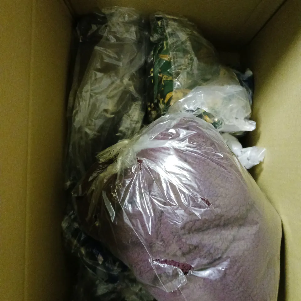 APPROXIMATELY 10 ASSORTED CLOTHING ITEMS TO INCLUDE 2 PIECE CARDIGAN & TANK TOP, WRAP DRESS, ABSTRACT KOI JUMPER ETC  