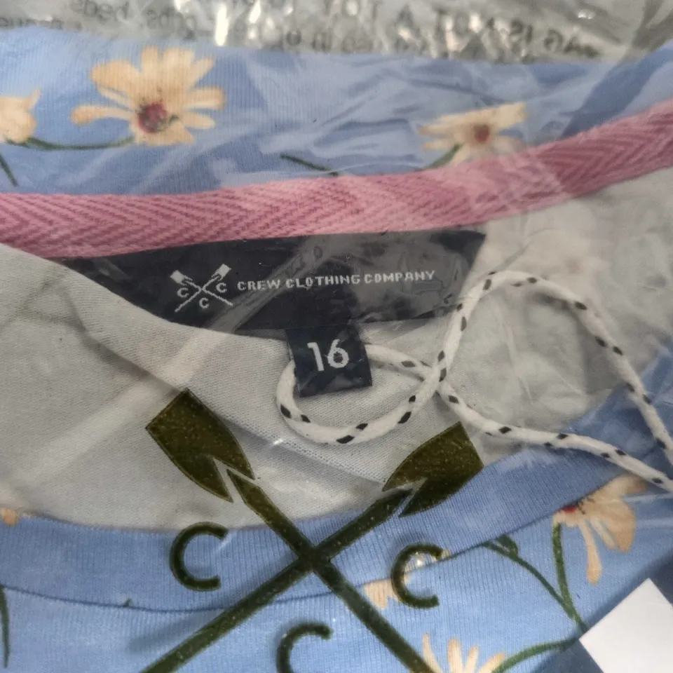 CREW CLOTHING COMPANY PRINTED T-SHIRT – DAISY PRINT, UK SIZE 16