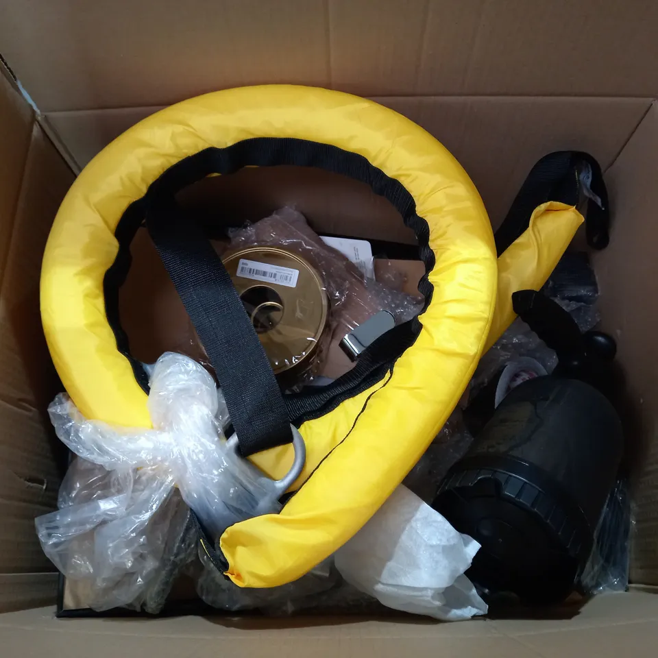 BOX OF APPROXIMATELY 15 ASSORTED ITEMS TO INCLUDE - CHLORINE DISINFECTANT TABLETS - LUNCH BOX - KAREN DAVIES NUTCRACKER MOULD ECT