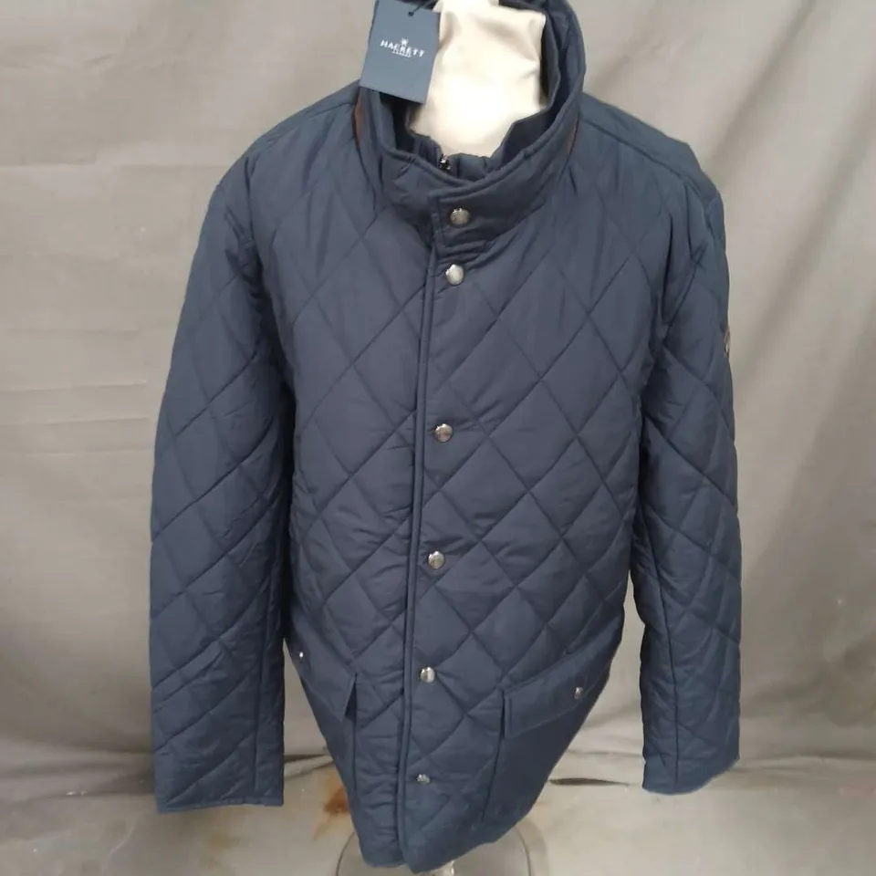 HACKETT PADDOCK JACKET IN MIDNIGHT BLUE SIZE L