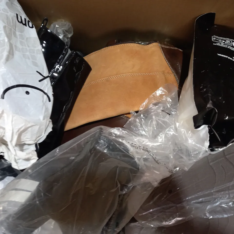 BOX OF APPROXIMATELY 20 ASSORTED PAIRS OF SHOES AND FOOTWEAR ITEMS IN VARIOUS STYLES AND SIZES TO INCLUDE BUCKLE, STREAL, ETC