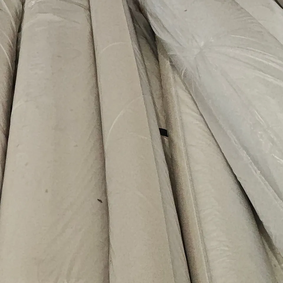 QUALITY BAGGED AND ROLLED SISAL WEAVE STYLE CARPET IN FLAXEN - APPROXIMATELY LENGTH 3M WIDTH 4M