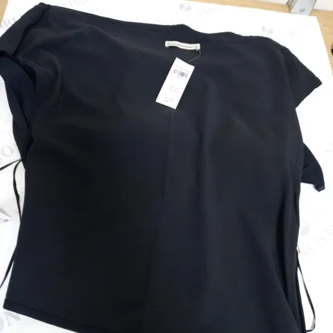 ABERCROMBIE AND FITCH LARGE TOP 