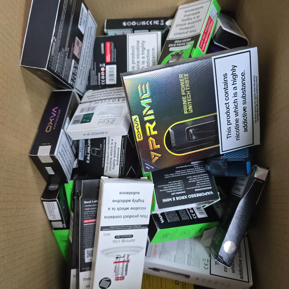 APPROXIMATELY 15 ASSORTED E-CIG PRODUCTS AND ACCESSORIES TO INCLUDE VAPORESSO, ELFBAR, VOOPOO ETC 