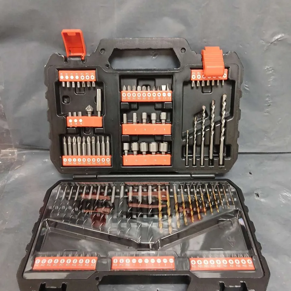 BLACK & DECKER 109 PIECE DRILLING AND SCREWDRIVING SET A7200-XJ