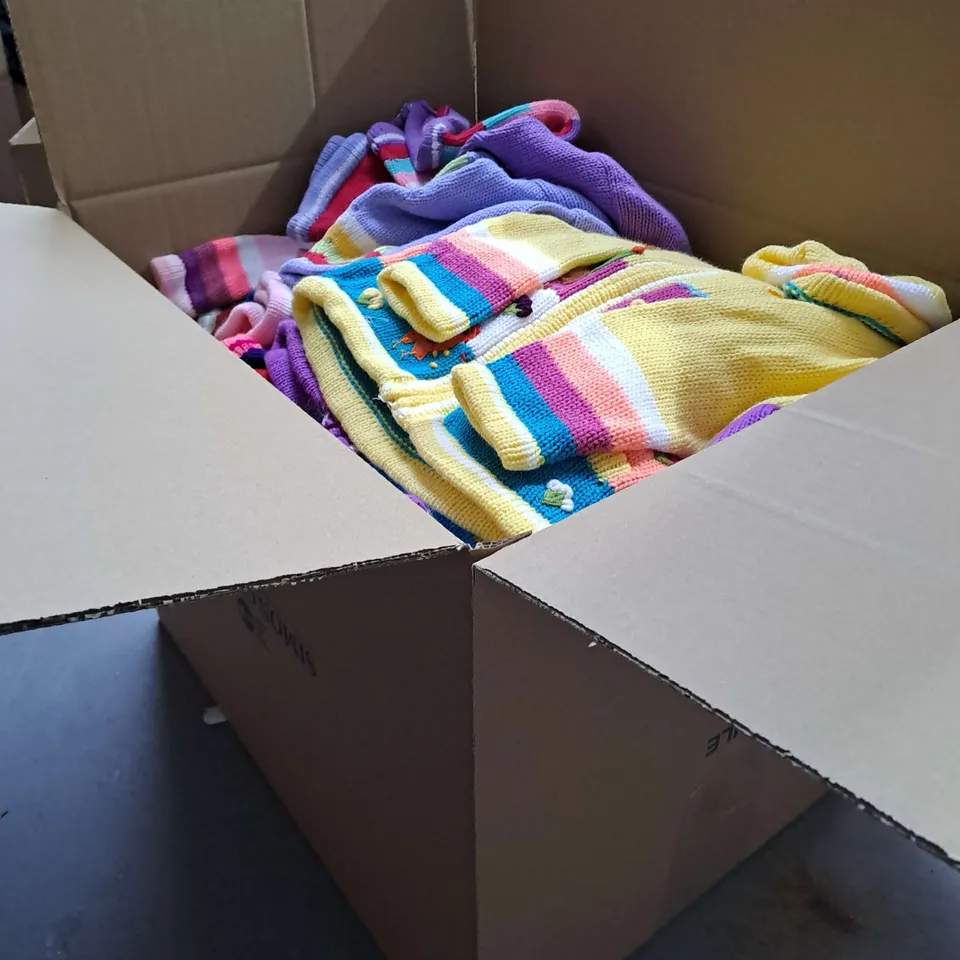 LARGE QUANTITY OF COLOURFUL HANDMADE CHILDRENS CARDIGANS - VARIOUS SIZES