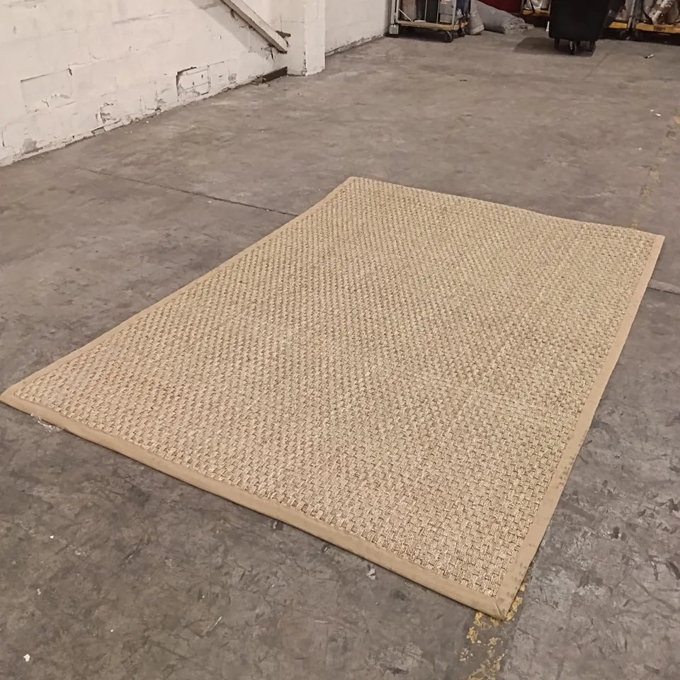 QUALITY DESIGNER AREA RUG - APPROXIMATELY 183CM X 275CM