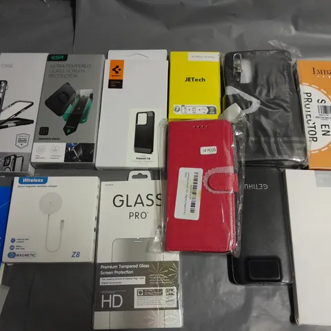 LOT OF ASSORTED MOBILE PHONE ACCESSORIES TO INCLUDE CASES, SCREEN PROTECTORS AND CHARGERS