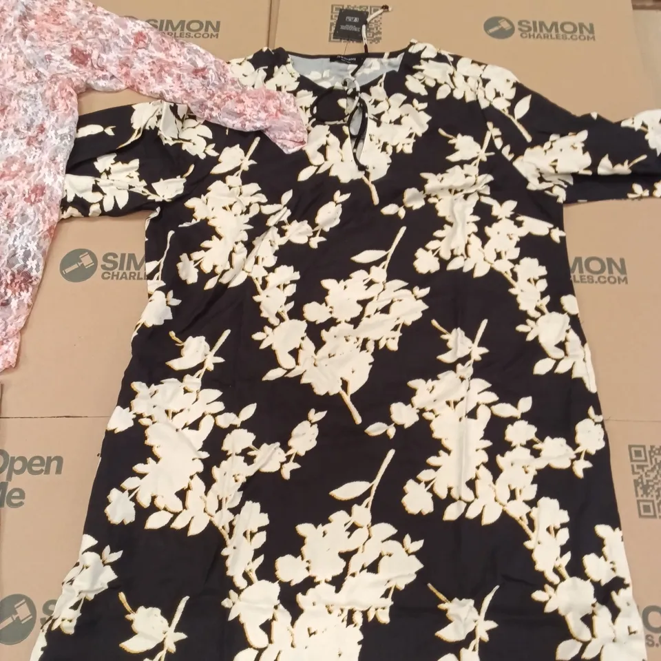PALLET OF BRAND NEW WOMENS QUALITY DESIGNER CLOTHES APPROXIMATELY 130 TO INCLUDE; SKIRTS, DRESSES, TOPS ETC