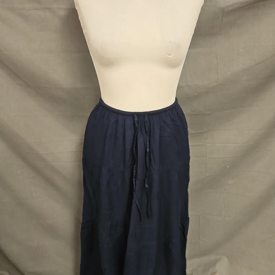HOLLISTER TIE WAIST MIDI SKIRT IN NAVY SIZE S