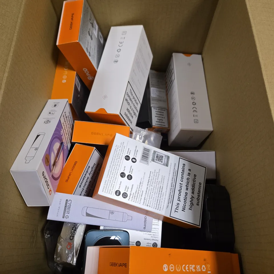 APPROXIMATELY 20 VAPES & E-CIGARETTES TO INCLUDE VAPORESSO, GEEKVAPE, VOOPOO ETC 