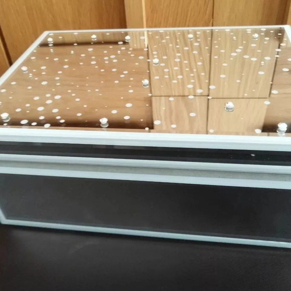 JM BY JULIEN MACDONALD LARGE TRINKET BOX WITH CRYSTALS BY SWAROVSKI