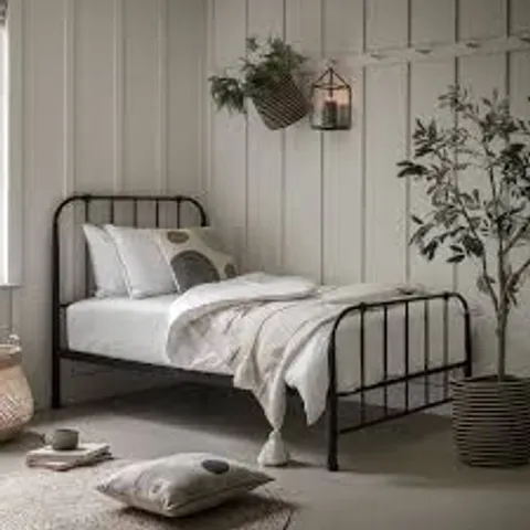 BOXED GALLERY DIRECT ROSEVILLE 3' BEDSTEAD BLACK (2 BOXES)