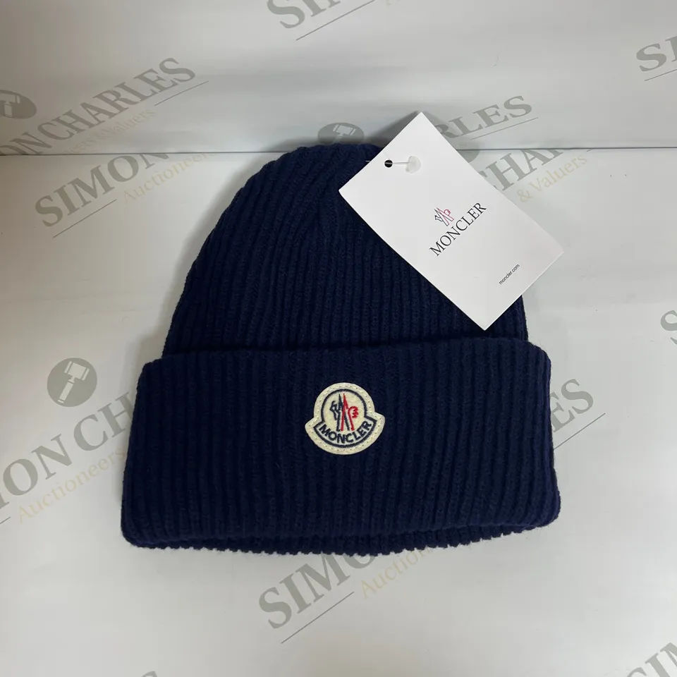 MONCLER COLLECTION LOGO BEANIE IN NAVY