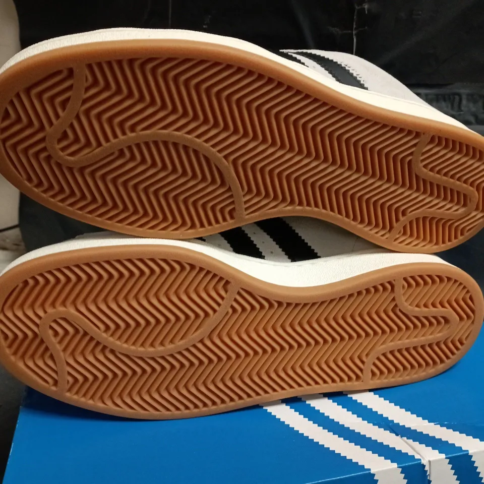 BOXED ADIDAS CAMPUS 00'S IN OFF WHITE - UK 9.5