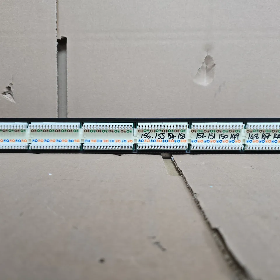 24-PORT RJ45 NETWORK PATCH PANEL