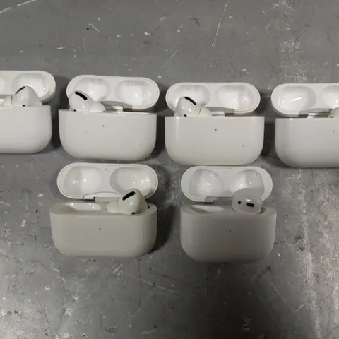 6 X APPLE AIRPOD WIRELESS EARPHONES WITH CHARGING CASES 