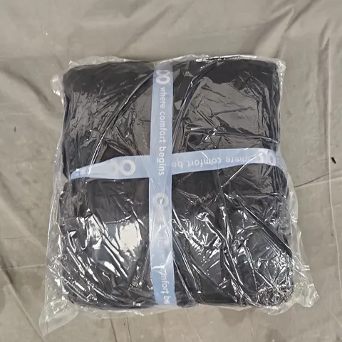 SEALED OODIE OVERSIZED HOODED BLANKET - BLACK