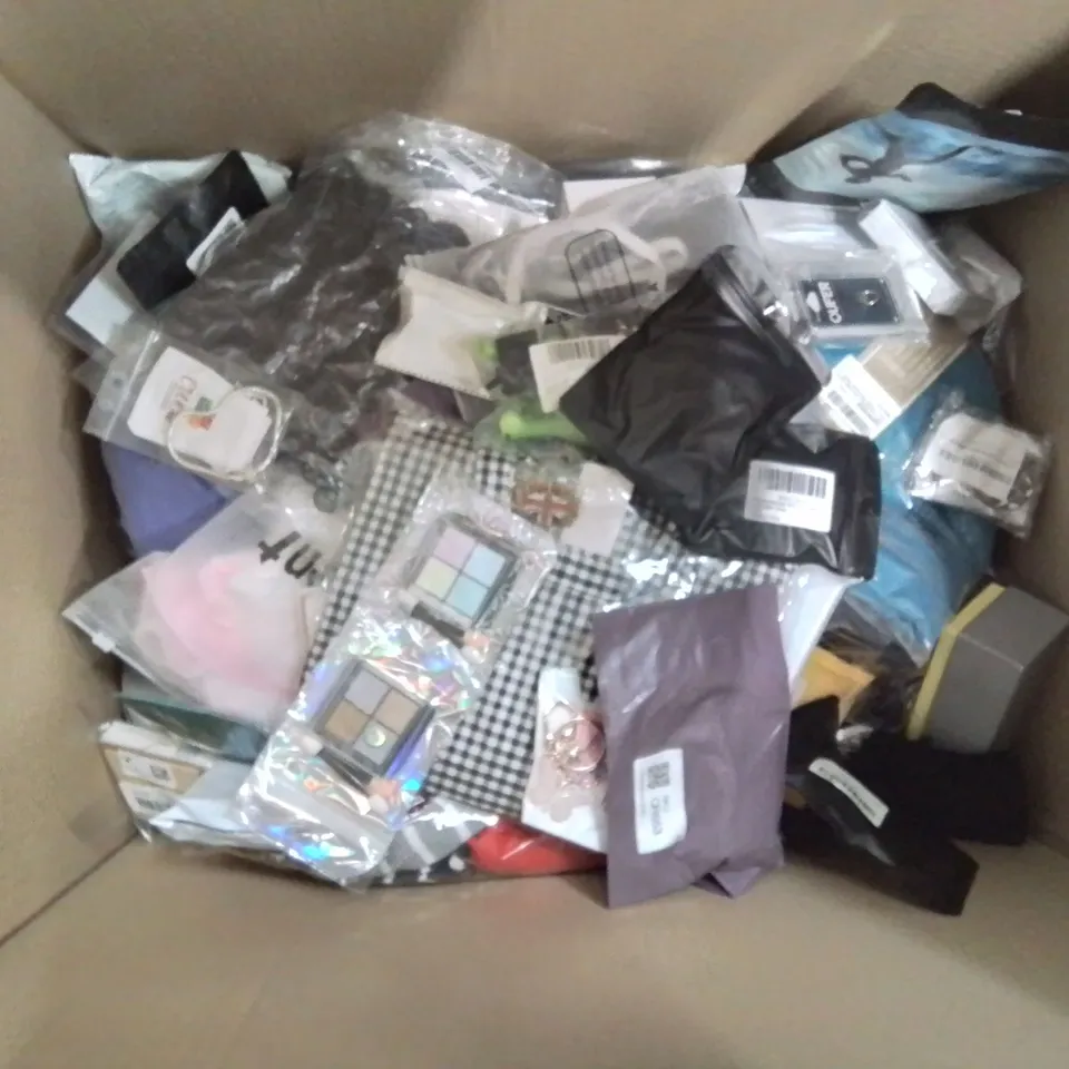 BOX CONTAINING LARGE AMOUNT OF MIXED FASHION ITEMS, CLOTHING, COSTUME/DRESS UP JEWELLERY ETC.