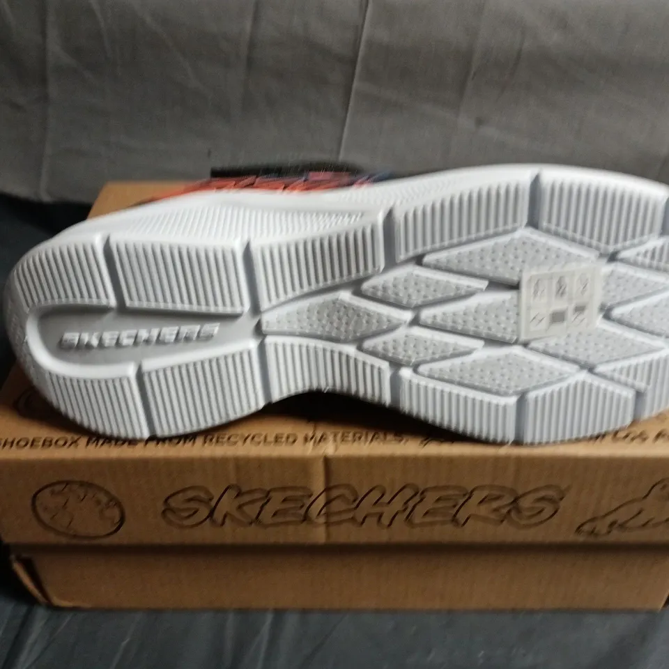 BOXED PAIR OF SKECHERS KIDS' TRAINERS WITH VELCRO STRAP – UK SIZE 3