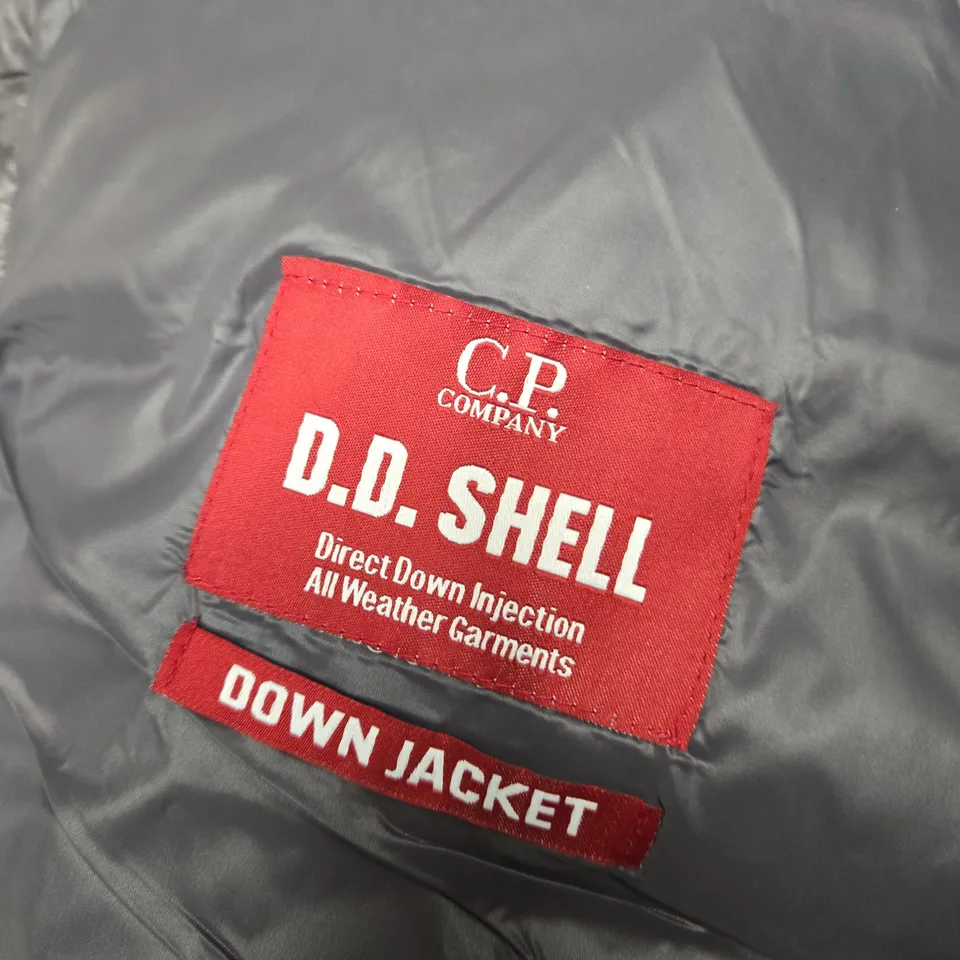 C.P. COMPANY D.D SHELL GOGGLE HOODED COA SIZE XL