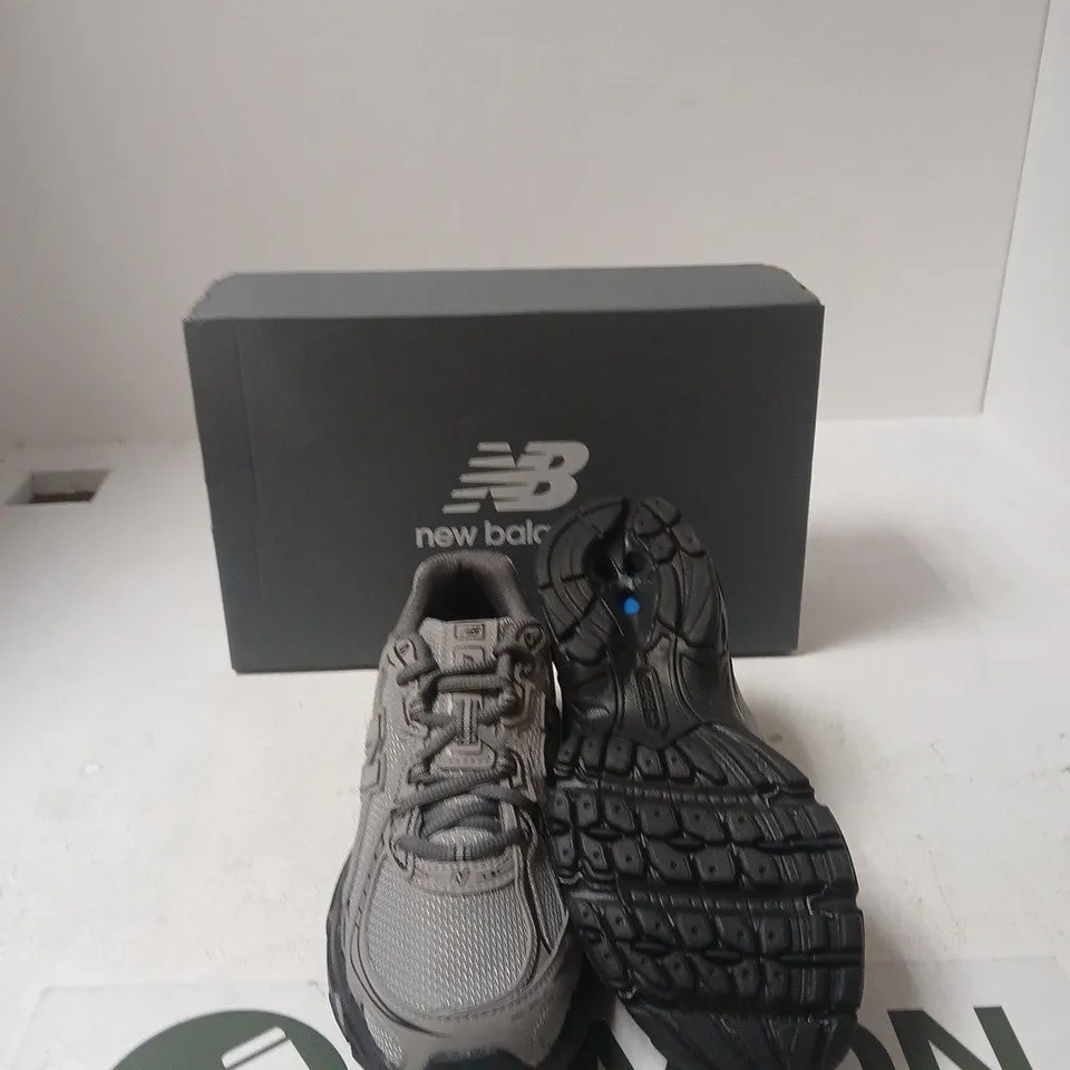 NEW BALANCE SNEAKERS – GREY, MEN'S FOOTWEAR - UK 5 