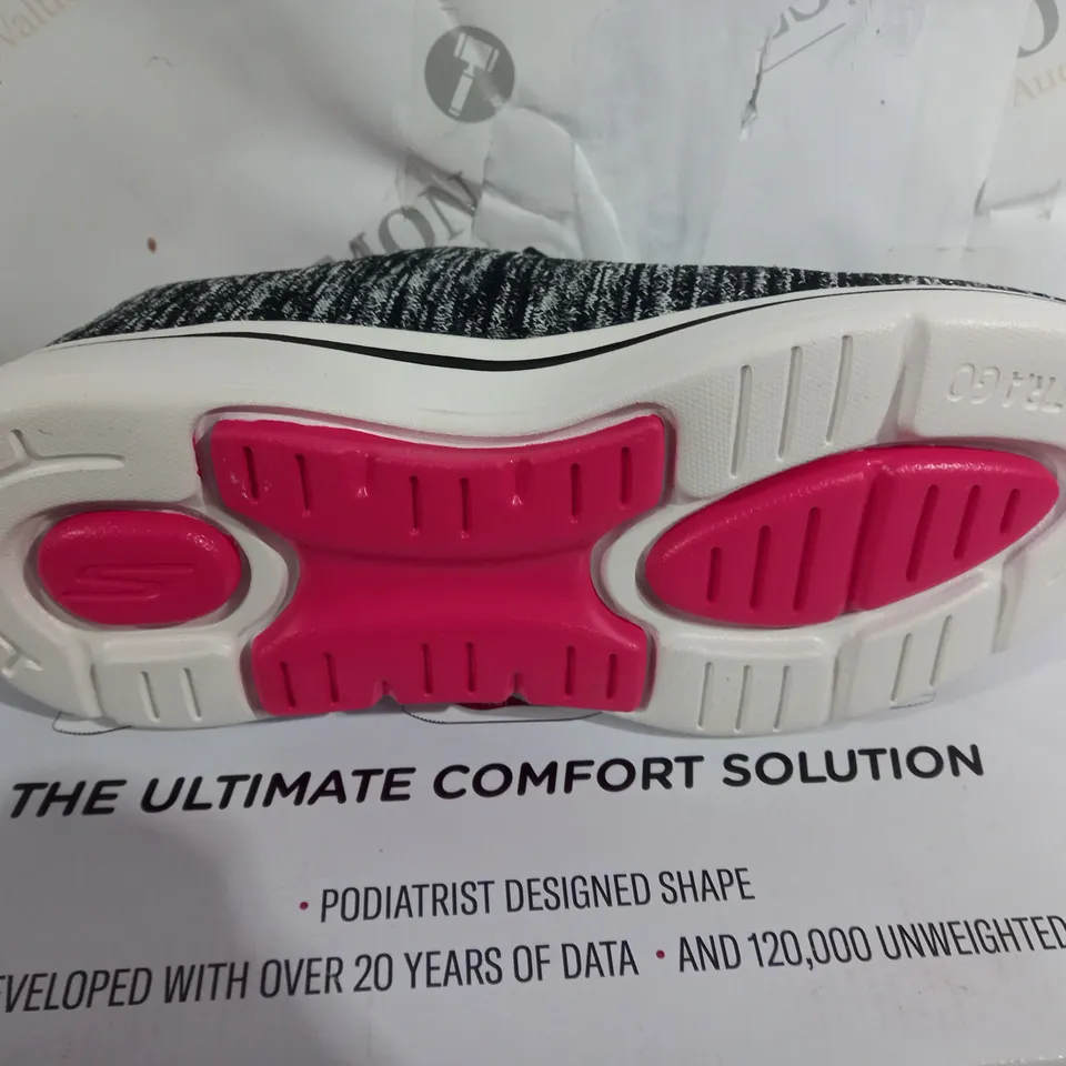 PAIR OF SKECHERS GO WALK ARCH FIT TRAINER BLACK/PINK - SIZE 6