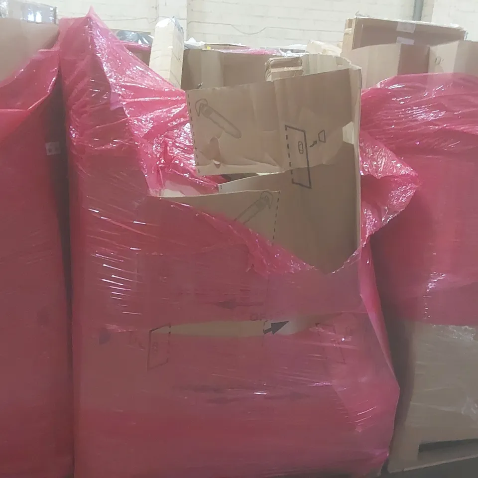 PALLET OF ASSORTED ITEMS INCLUDING: WEIGHT BAR, TOILET SEATS, BLINDS ECT