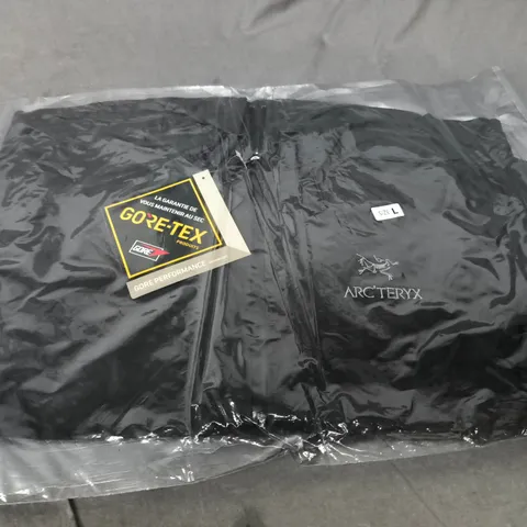 ARC'TERYX GORE-TEX JACKET – SIZE L – BLACK