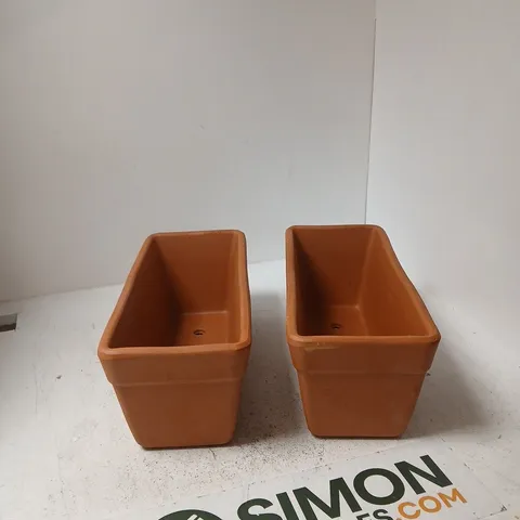 2 X RECTANGULAR TERRACOTTA PLANT POTS