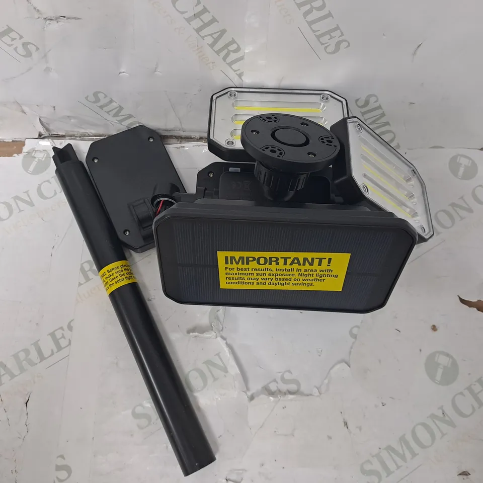 BELL & HOWELL 300 LUMENS BIONIC FLOODLIGHT